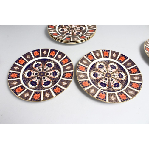 1153 - A SET OF SIX LARGE ROYAL CROWN DERBY OLD  IMARI PATTERN CIRCULAR PLATES, no. 1128. 10.5ins high.