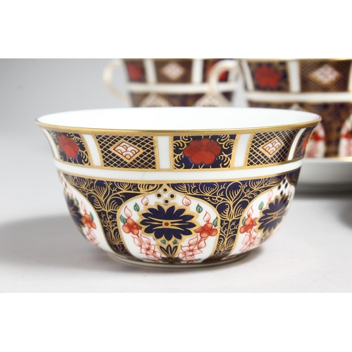 1156 - A SET OF SIX LARGE ROYAL CROWN DERBY OLD IMARI PATTERN CUPS AND SIX SAUCERS, NO. 1128 and a spare cu... 