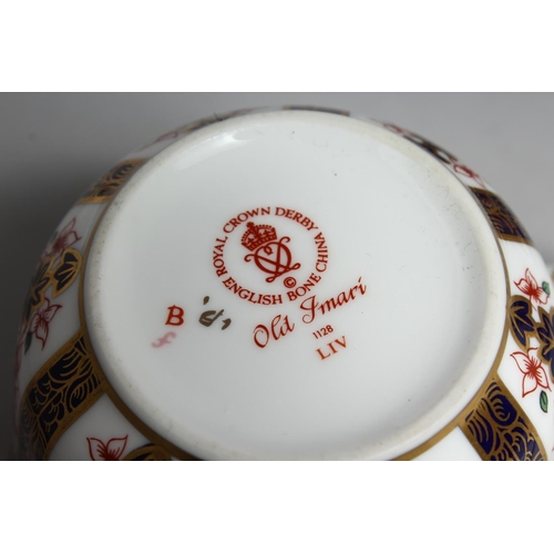 1156 - A SET OF SIX LARGE ROYAL CROWN DERBY OLD IMARI PATTERN CUPS AND SIX SAUCERS, NO. 1128 and a spare cu... 