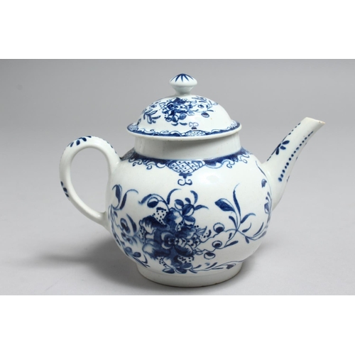 1173 - AN 18TH CENTURY BOW TEAPOT AND COVER painted with a Mansfield type pattern.