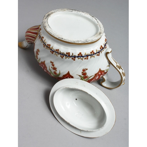 1180 - AN EARLY 19TH CENTURY BARR FLIGHT AND BARR GOOD SPIRALLY MOULDED TEAPOT AND COVER, painted with an u... 