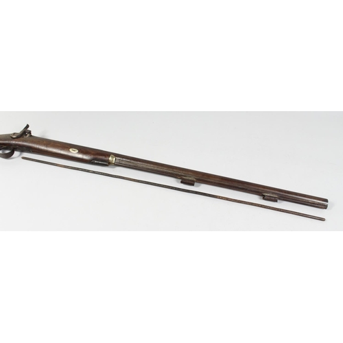 1346 - A 19TH CENTURY PERCUSSION WILDFOWLING PIECE, with full walnut stock, hexagonal to round barrel, ram ... 