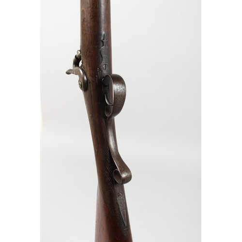 1346 - A 19TH CENTURY PERCUSSION WILDFOWLING PIECE, with full walnut stock, hexagonal to round barrel, ram ... 