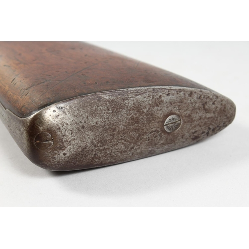 1346 - A 19TH CENTURY PERCUSSION WILDFOWLING PIECE, with full walnut stock, hexagonal to round barrel, ram ... 