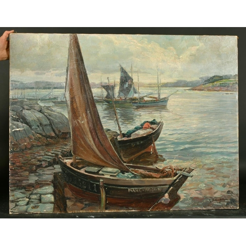 1012 - Gustave de Keukelaere (1881-1950), fishing boats moored in a Breton cove, oil on canvas, signed, 27.... 