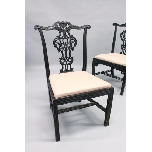 1011 - A VERY GOOD PAIR OF 19TH CENTURY CHIPPENDALE MAHOGANY SINGLE CHAIRS with pierced vase splats, drop i... 