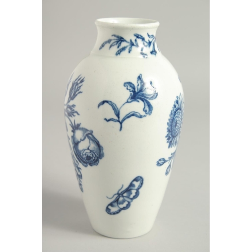 1099 - AN 18TH CENTURY WORCESTER VASE of tapering form printed with the Natural Sprays pattern, crescent ma... 