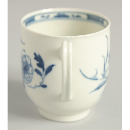 1108 - AN 18TH CENTURY WORCESTER SCARCE COFFEE CUP painted with the Candle Fence pattern, early crescent ma... 