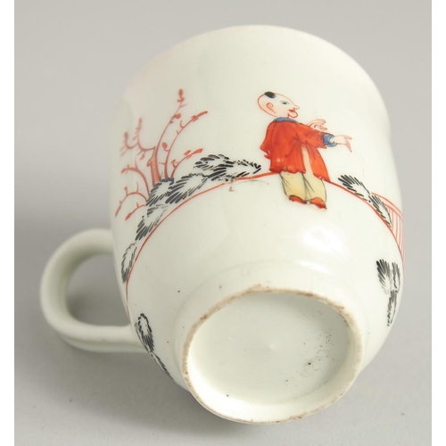 1110 - AN 18TH CENTURY WORCESTER COFFEE CUP painted in colour with three Oriental figures.