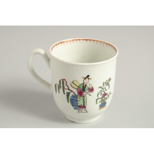 1121 - AN 18TH CENTURY WORCESTER COFFEE CUP in the High Table pattern painted with five Oriental figures an... 