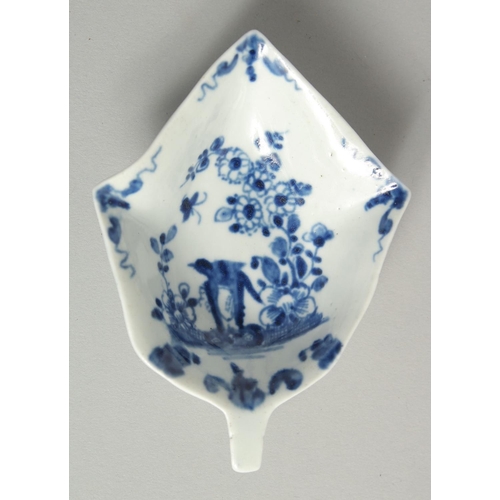 1122 - AN 18TH CENTURY WORCESTER EARLY LEAF DISH OF LUND'S BRISTOL shape painted with the Two Peony Rock Bi... 