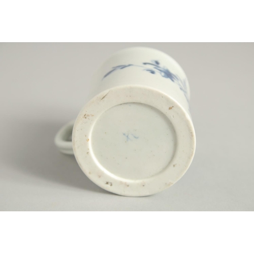 1126 - AN 18TH CENTURY WORCESTER EARLY COFFEE CAN of waisted cylindrical shape painted with the Mansfield p... 