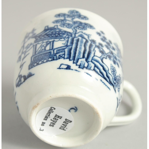 1128 - AN 18TH CENTURY WORCESTER COFFEE CAN printed with 'the earliest Worcester blue and white print' the ... 