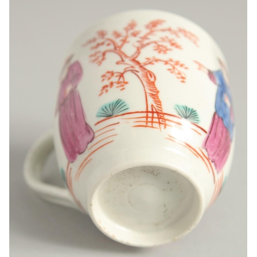 1131 - AN 18TH CENTURY WORCESTER COFFEE CUP painted with three Oriental figures and an inner cell border, i... 