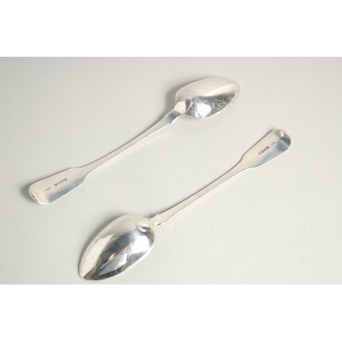 1921 - A PAIR OF GEORGE IV FIDDLE PATTERN SERVING SPOONS. London 1821. Maker: William Ely.