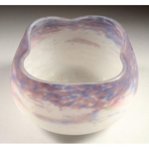 1083 - A MULLER FRERES SPECKLED GLASS BOWL 4.5ins