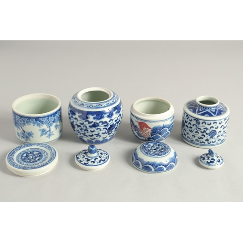 1257 - FOUR CHINESE BLUE AND WHITE PORCELAIN TEA CADDIES.