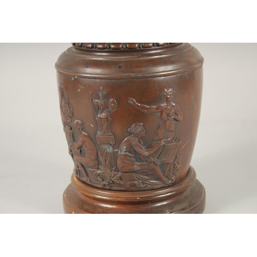 1298 - A GOOD CLASSICAL BRONZE URN AS A LAMP, on a circular marble base. Urn, 1ft 2ins high.