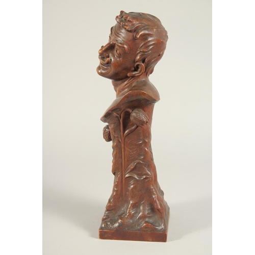 1312 - SCHACH AN ART DECO CARVED WOOD BUST OF A MAN ON A PLINTH. W. GOGGS sc. 1914 PAETZ. 14.5ins high.... 