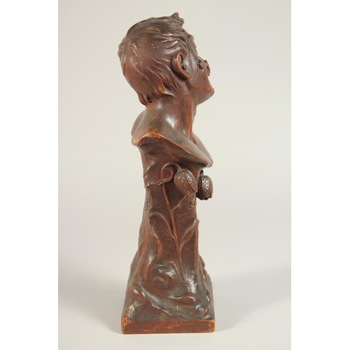 1312 - SCHACH AN ART DECO CARVED WOOD BUST OF A MAN ON A PLINTH. W. GOGGS sc. 1914 PAETZ. 14.5ins high.... 