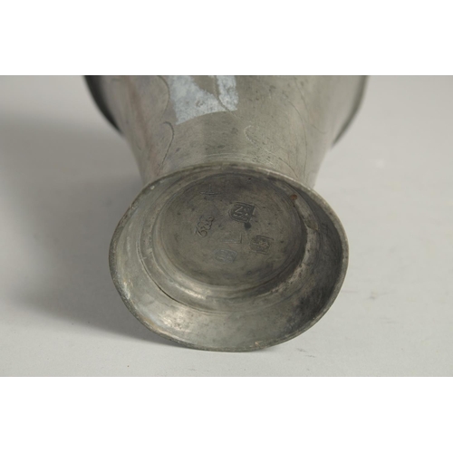 1338 - A 17TH CENTURY DUTCH WRIGGLESWORTH BEAKER. 5.5ins high.