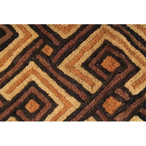 1438 - A TRIBAL TEXTILE.