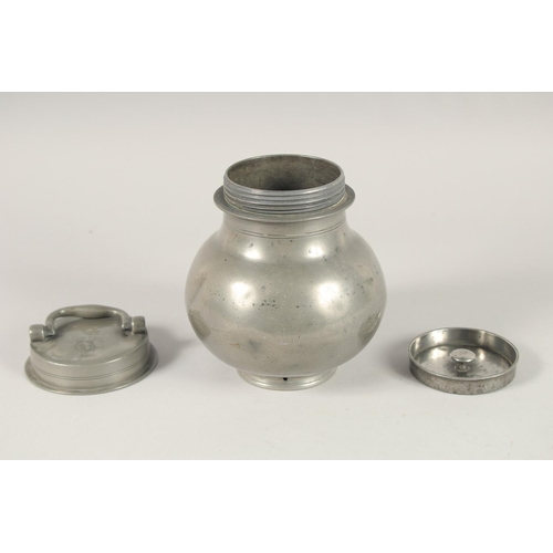 1445 - AN 18TH CENTURY FRENCH PEWTER BULBOUS CAN AND COVER with carrying handles. 7ins high, bears Paris sc... 