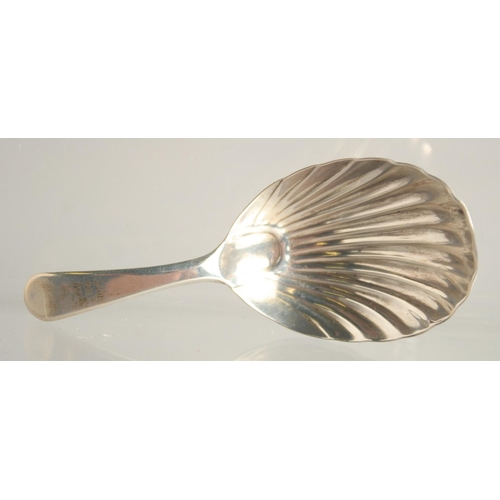 1552 - A GEORGE III SILVER SHELL BOWL CADDY SPOON. London 1785.