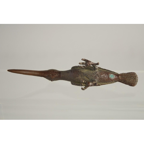 1595 - A JAPANESE BRONZE BIRD. 5.25ins long.