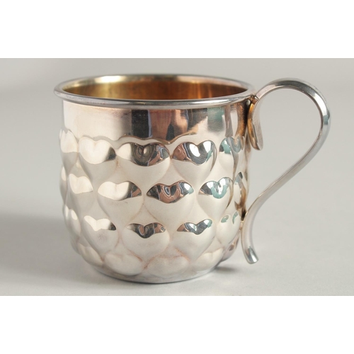 1683 - A TIFFANY & CO. SILVER CUP in a Tiffany & Co. bag.