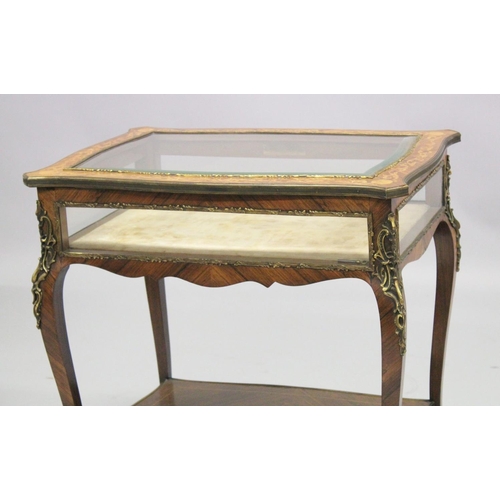 1005 - A VERY GOOD 19TH CENTURY FRENCH ROSEWOOD MARQUETRY BIJOUTERIE TABLE with rising glass top, glass sid... 