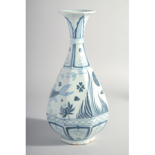 169 - A CHINESE YUAN STYLE BLUE AND WHITE PORCELAIN YUHUCHUN VASE, painted with fish and aquatic flora, 31... 