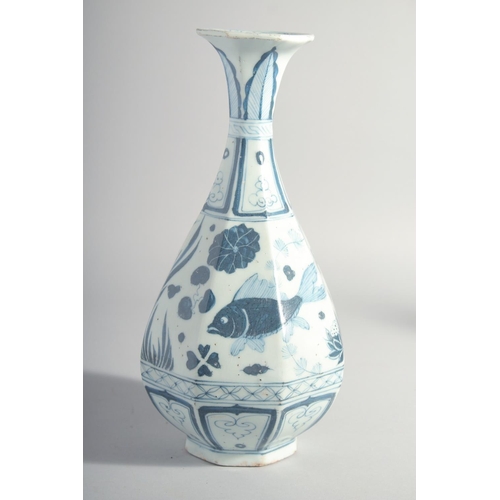 169 - A CHINESE YUAN STYLE BLUE AND WHITE PORCELAIN YUHUCHUN VASE, painted with fish and aquatic flora, 31... 