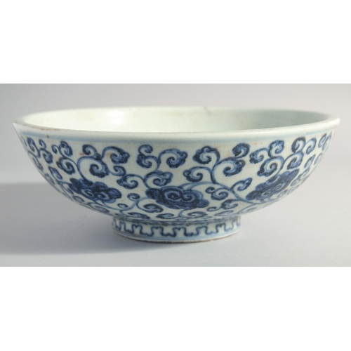 170 - A LARGE CHINESE MING STYLE BLUE AND WHITE PORCELAIN BOWL, with six-character mark to rim, 28.5cm dia... 