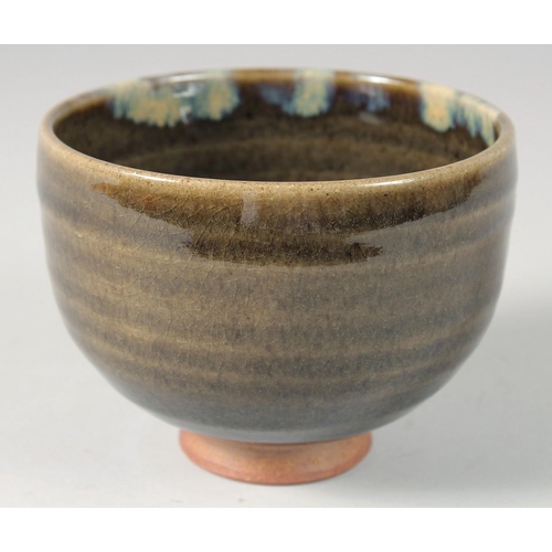 87 - A CONTEMPORARY JAPANESE GLAZED POTTERY BOWL, signed, in original wooden box, bowl 12cm diameter.