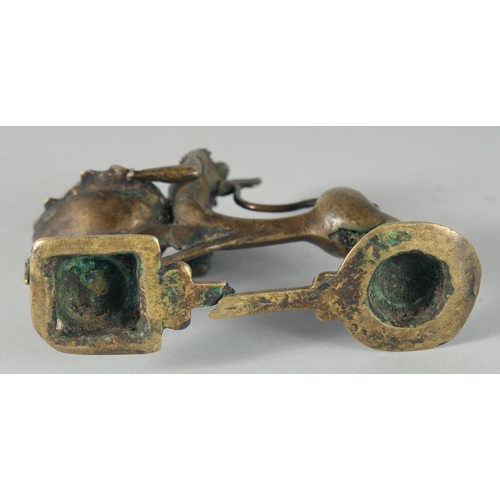 311 - AN 18TH CENTURY INDIAN OIL LAMP, 11cm long.