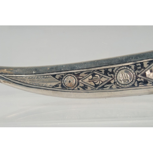 315 - A FINE EARLY 20TH CENTURY IRAQI NIELLO AND GOLD INLAID SILVER DAGGER, 35cm long.