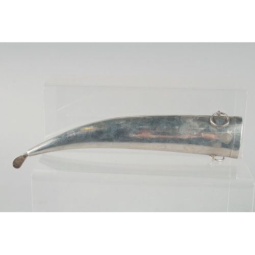 315 - A FINE EARLY 20TH CENTURY IRAQI NIELLO AND GOLD INLAID SILVER DAGGER, 35cm long.