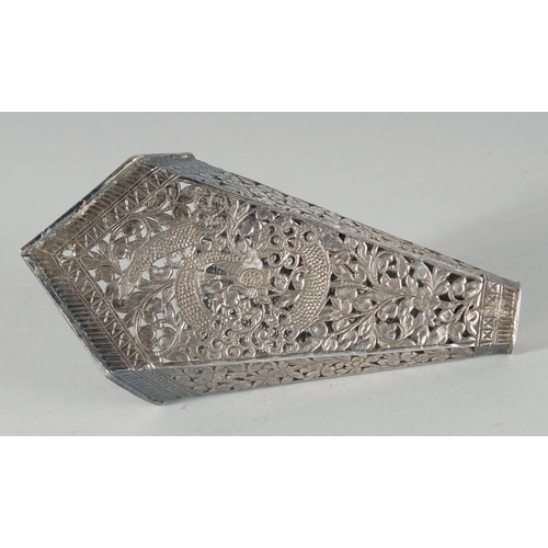 321 - A 19TH CENTURY SOUTHEAST ASIAN, POSSIBLY THAI, SILVER BETEL LEAF HOLDER, with openwork foliate decor... 