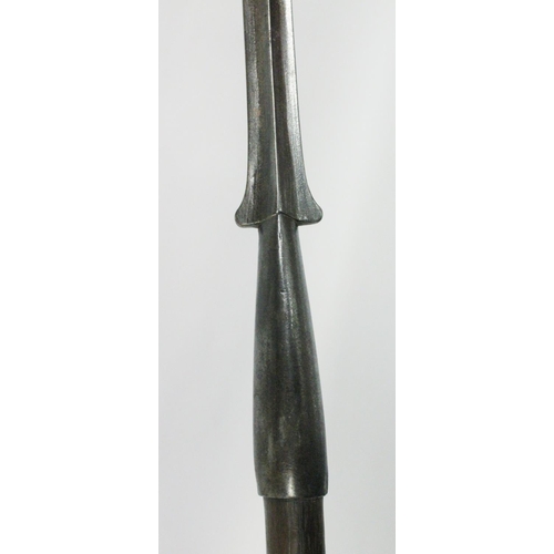 355 - A LARGE 19TH CENTURY ASSEGAI SPEAR, 185cm long.