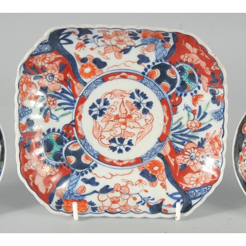 81 - A PAIR OF JAPANESE IMARI PORCELAIN CUPS AND SAUCERS, together with a dish and small cup, (six pieces... 