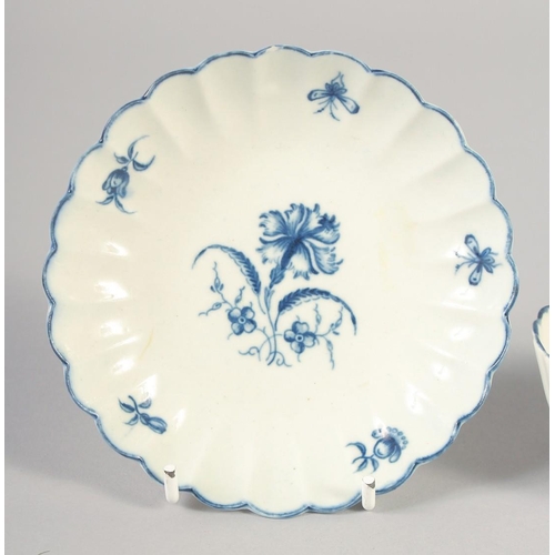 1059 - 18TH CENTURY WORCESTER PAIR OF TEA BOWL AND SAUCER in the Gillyflower pattern, crescent marks.