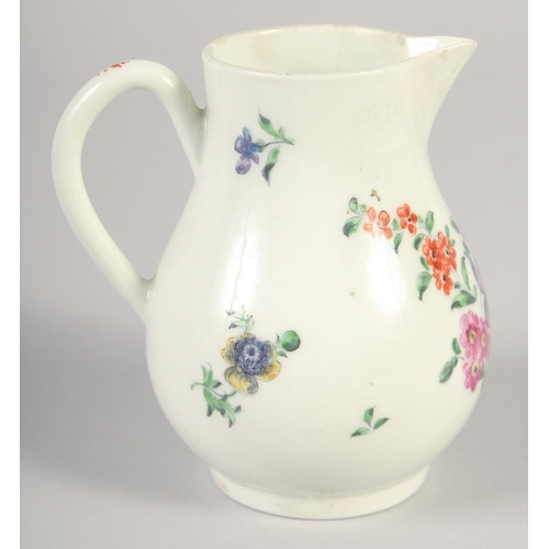 1067 - AN 18TH CENTURY WORCESTER JUG painted with a large floral bouquet and scattered flowers.