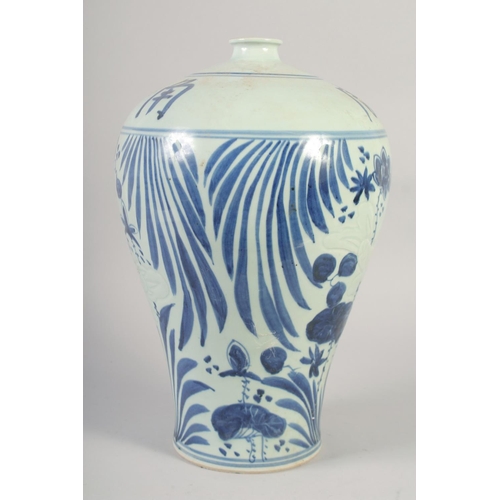 1170 - A LARGE CHINESE BLUE AND WHITE MEIPING VASE. 16ins high.