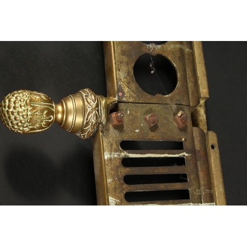 1312 - A VERY GOOD 19TH CENTURY BRASS FRENCH FENDER with pierced grill, urn finials and pineapples 4ft 7ins... 