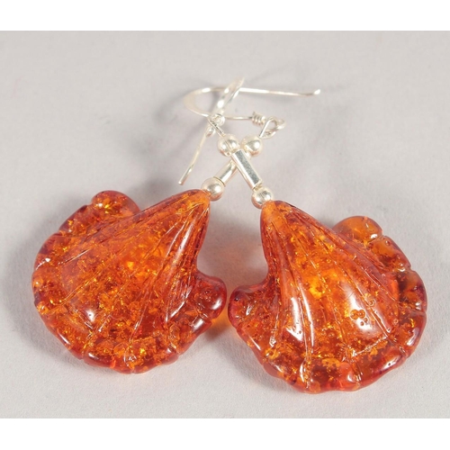 1466 - A PAIR OF AMBER AND PEARL EARRINGS.