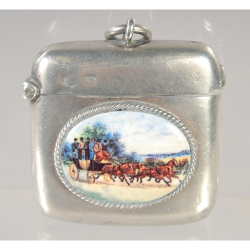 1477 - AN EDWARD VII SILVER PLAIN VESTA CASE with an oval enamel of coach and horses. 1.5ins x 1.5ins. Shef... 