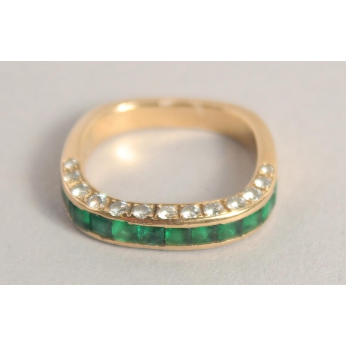 1552 - AN 18CT GOLD EMERALD AND DIAMOND THREE ROW RING.