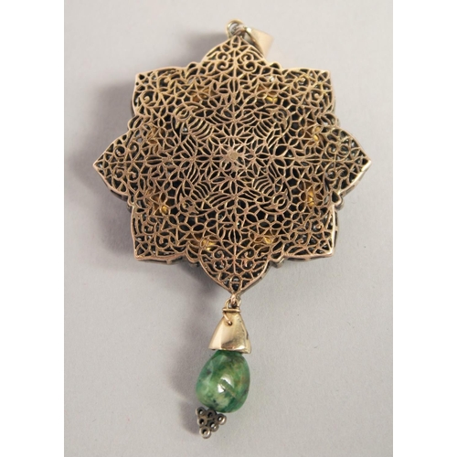 1564 - A GOOD ANTIQUE ROSE DIAMOND AND EMERALD DROP PENDANT.