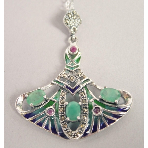 1620 - A SILVER EMERALD PLIQUE-A-JOUR NOUVEAU STYLE PENDANT AND CHAIN.